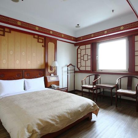 Hua Du Hotel Keelung Esterno foto
