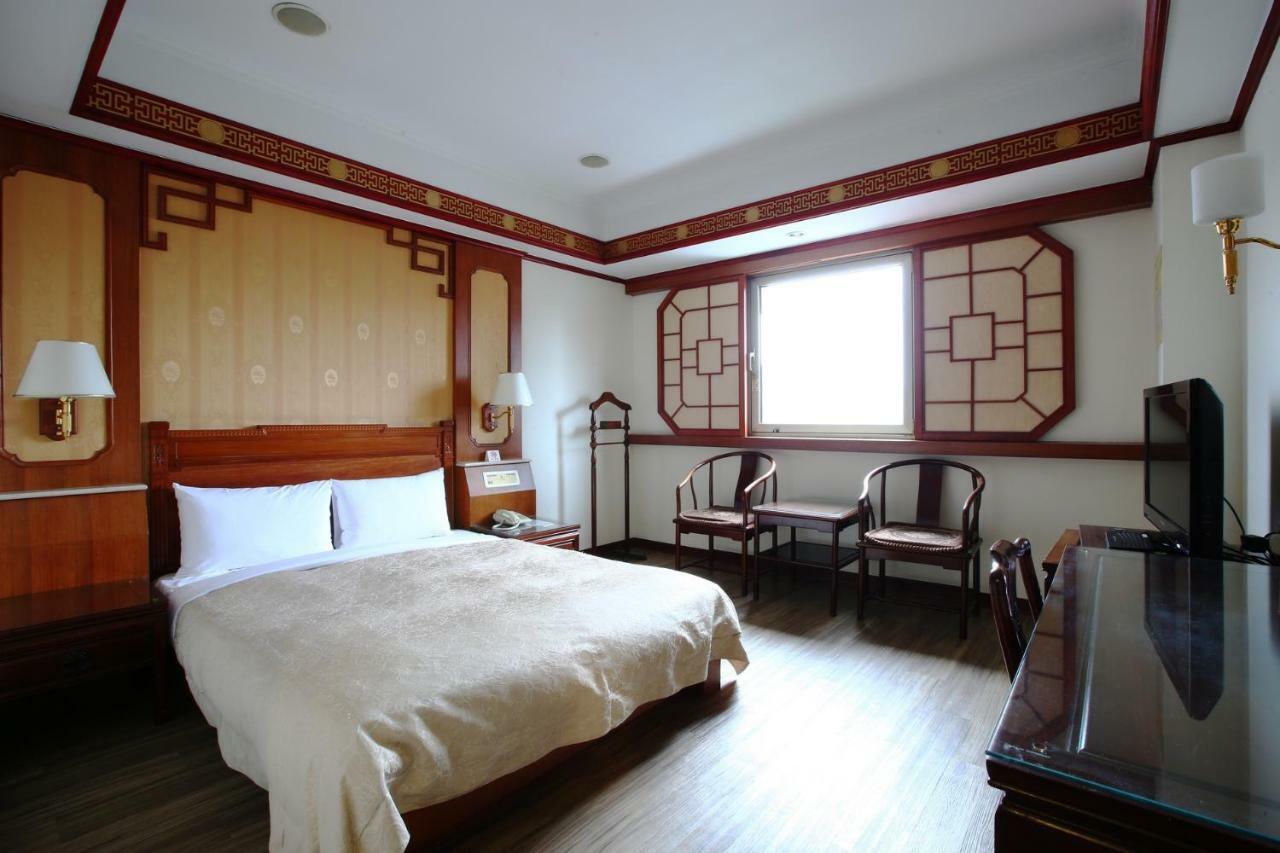 Hua Du Hotel Keelung Esterno foto