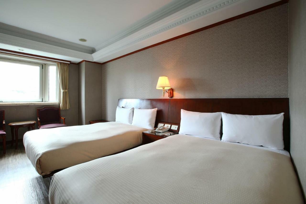 Hua Du Hotel Keelung Esterno foto