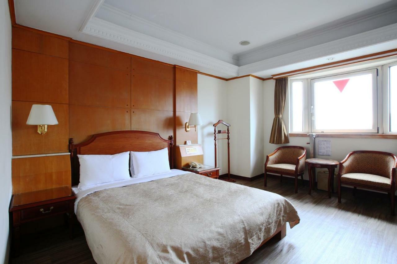 Hua Du Hotel Keelung Esterno foto