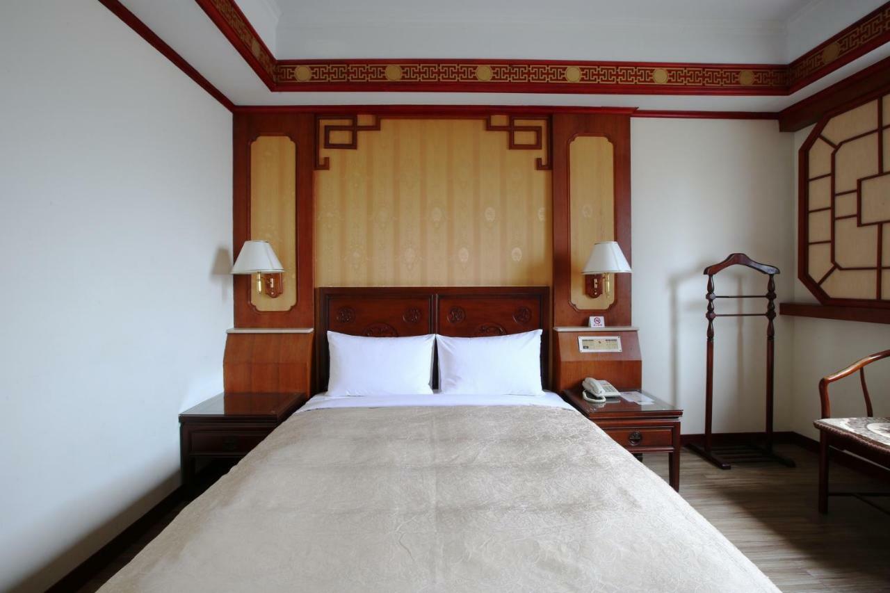 Hua Du Hotel Keelung Esterno foto