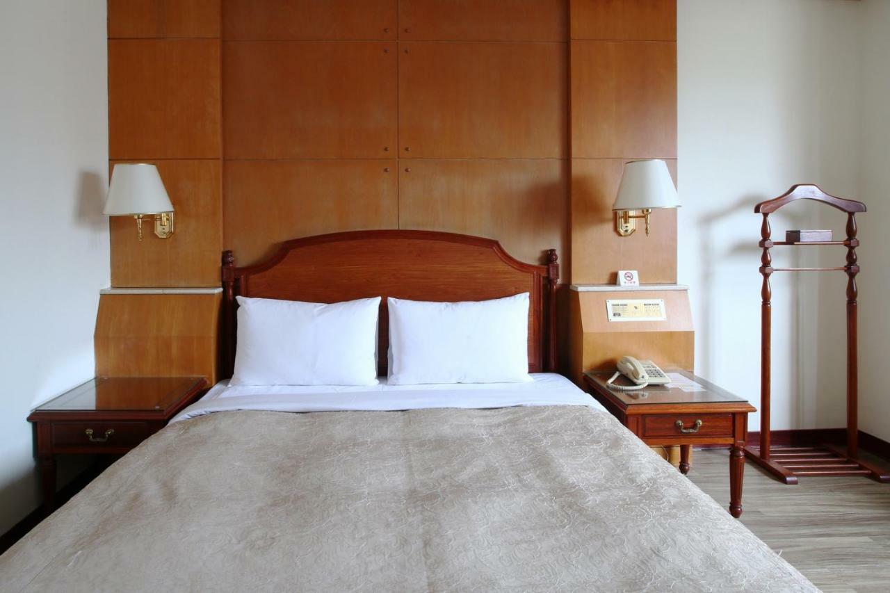 Hua Du Hotel Keelung Esterno foto