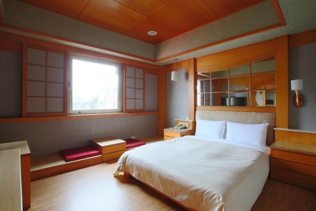 Hua Du Hotel Keelung Esterno foto